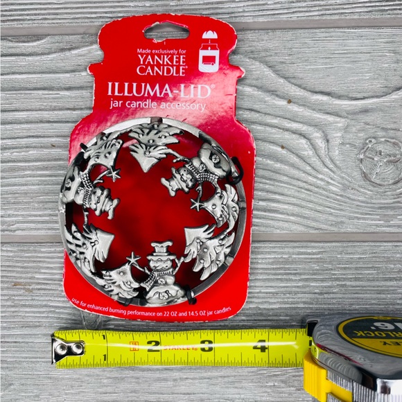 Nwt Yankee Candle Illuma-Lid Snowman with Trees Candle Topper Metal Christmas - Picture 3 of 3